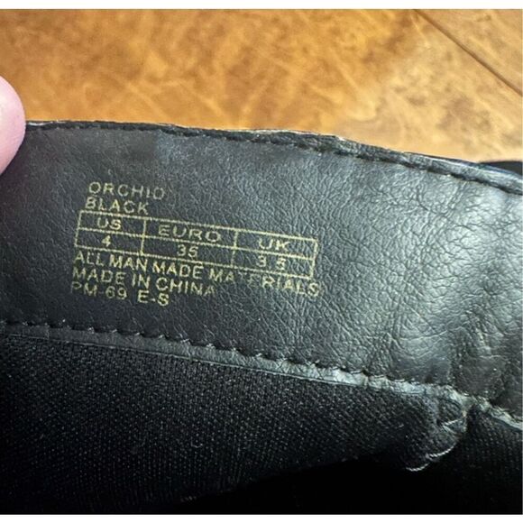 Michael Kors Black Quilted Vegan Leather Boots Sz 4 - Picture 4 of 5